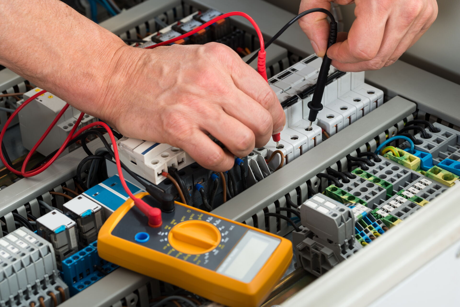  Elektroinstallationen für gewerbliche und private Kunden von Elektro Rieger